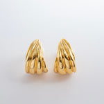 Boucles d’oreilles en acier inoxydable plaqué or à forme goutte sculptée et finition brillante