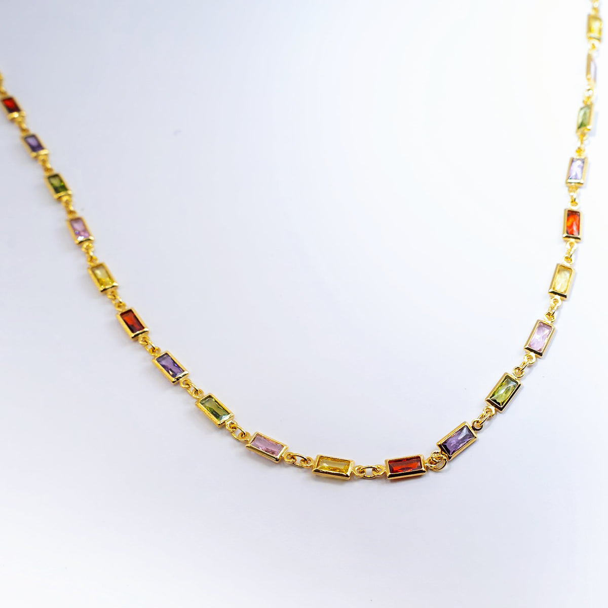 Collier en argent 925 plaqué or avec pierres rectangulaires multicolores