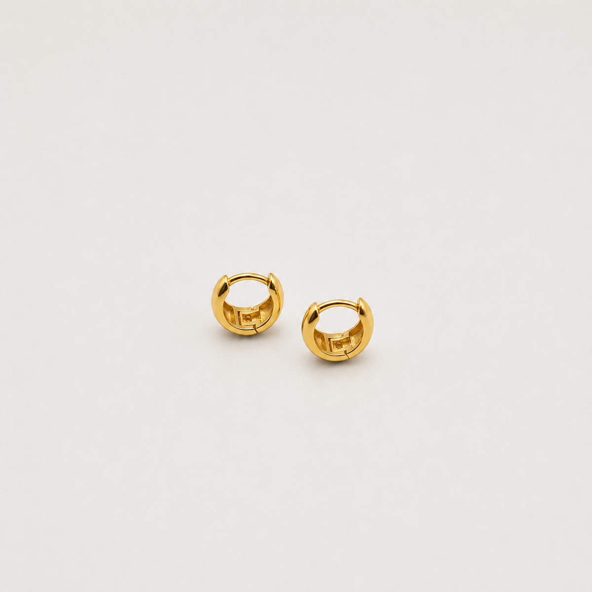 Petites créoles en argent 925 plaqué or à forme goutte
