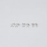Puces d’oreilles en argent 925 avec motifs fleurs sertis d’oxydes de zirconium transparents