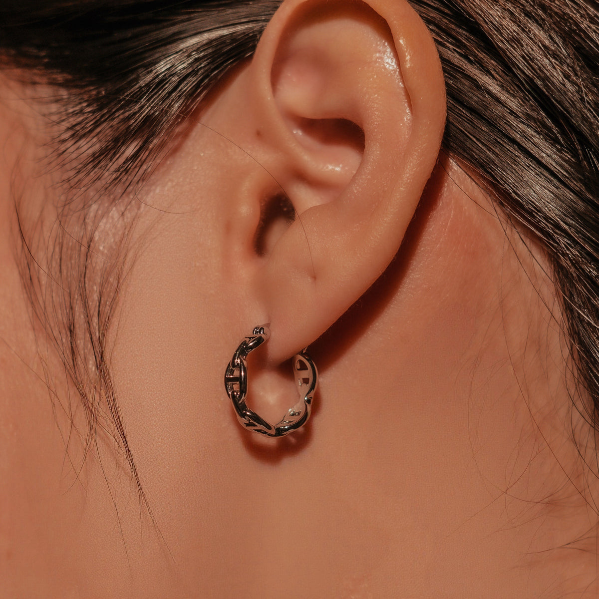 Rhodium-plated sterling silver hoop earrings with an interlocking chain-link design